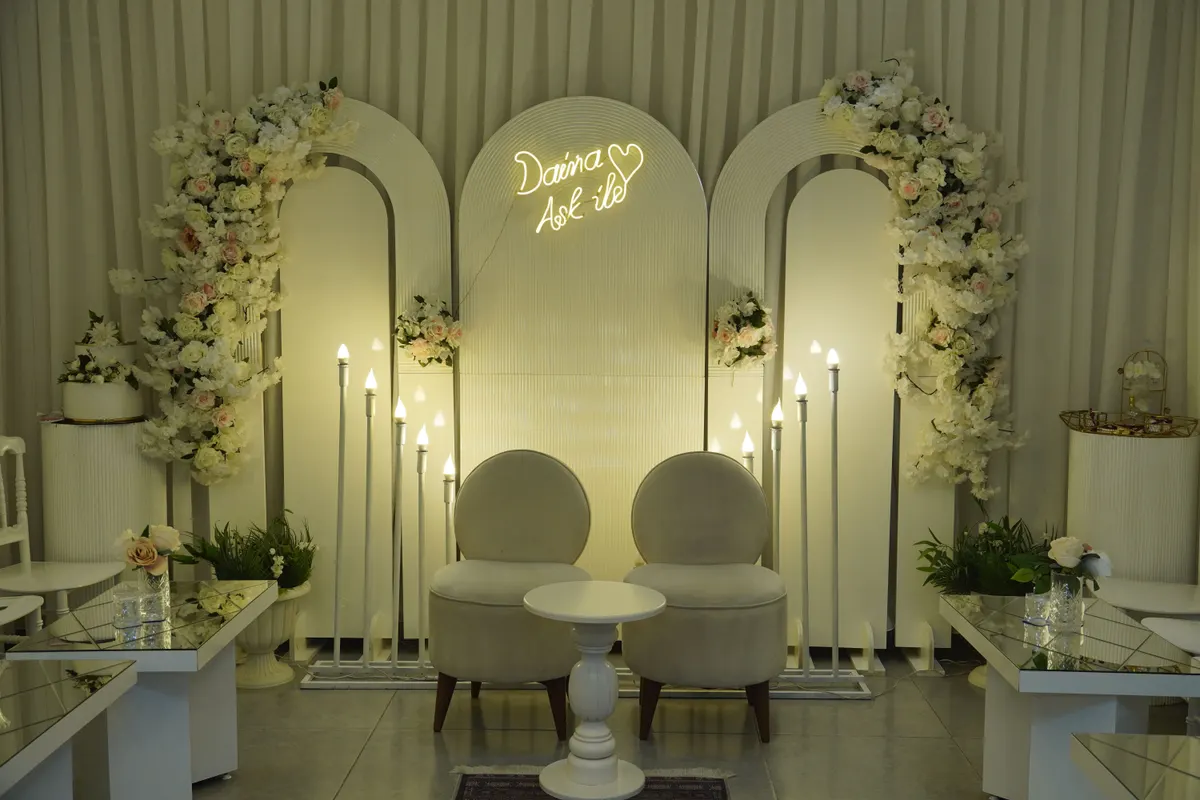 Royal wedding stage backdrop and floral décor at a luxury wedding in Riyadh